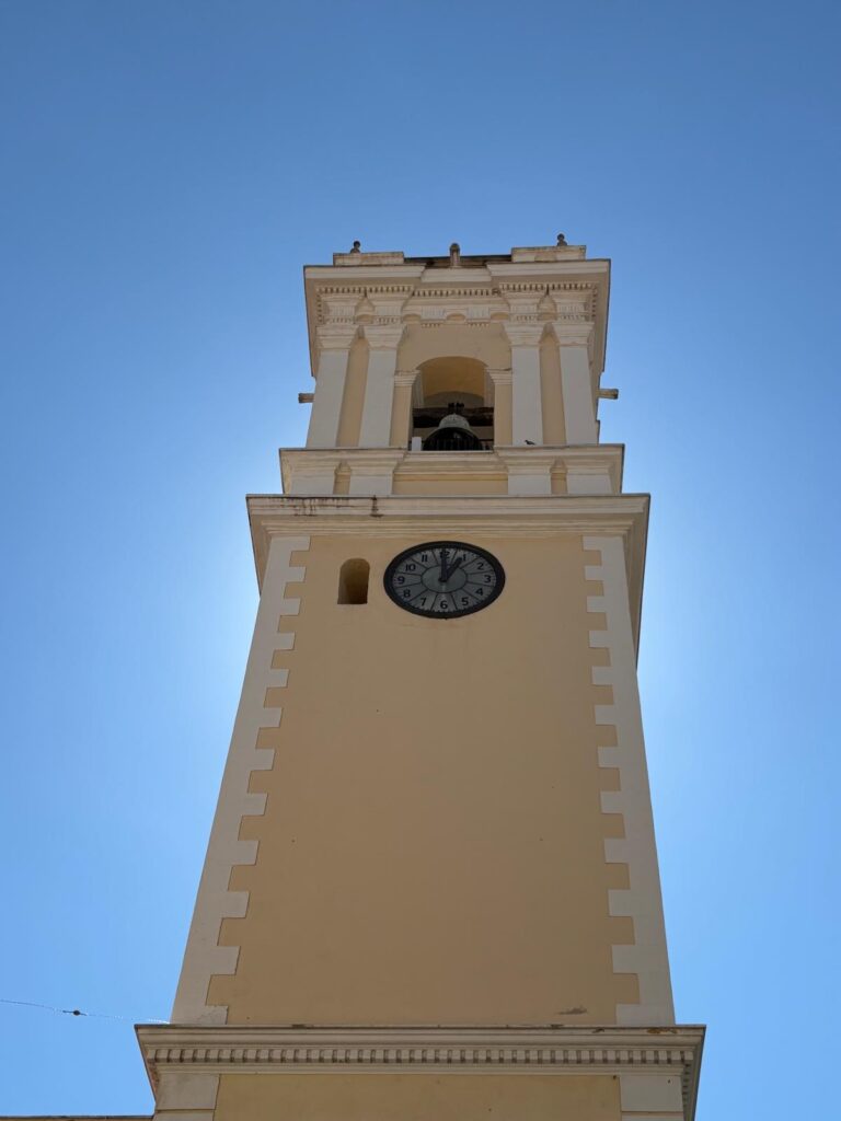 implantar informe de tesorería consolidado semanal - campanario con reloj